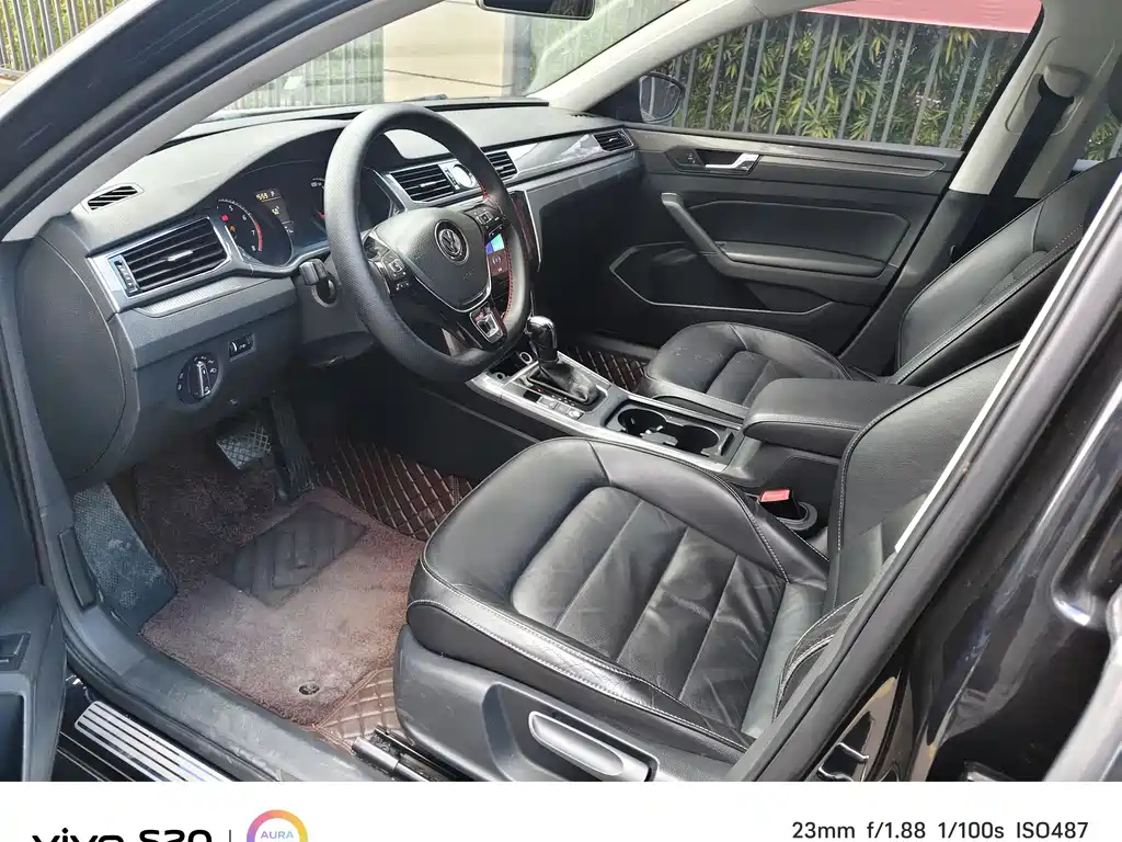 VOLKSWAGEN PASSAT 2017