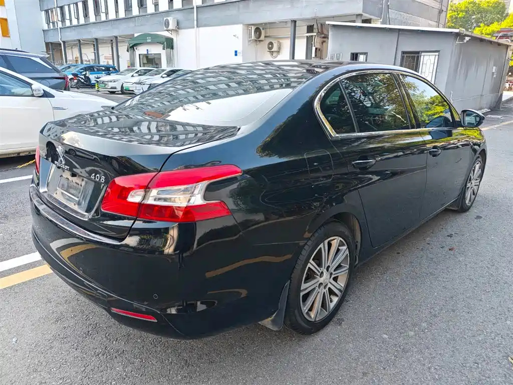 PEUGEOT 408 2015