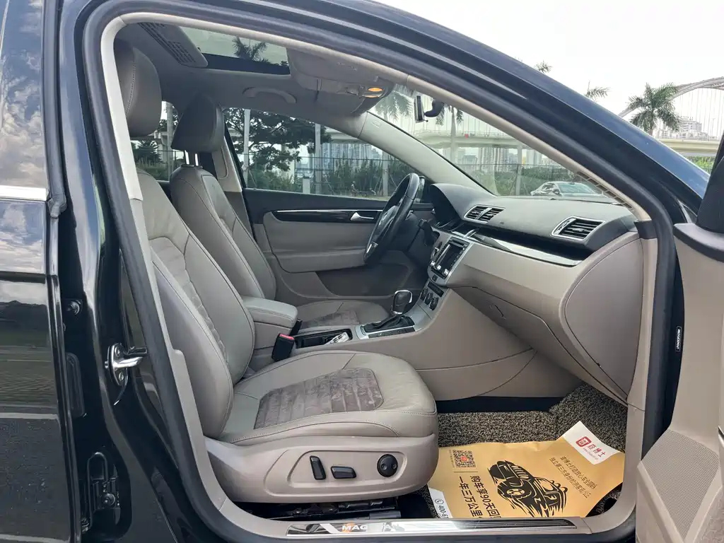 VOLKSWAGEN MAGOTAN 2015