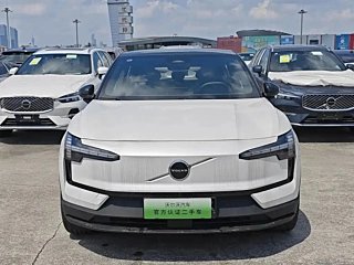 VOLVO EX30  2025
