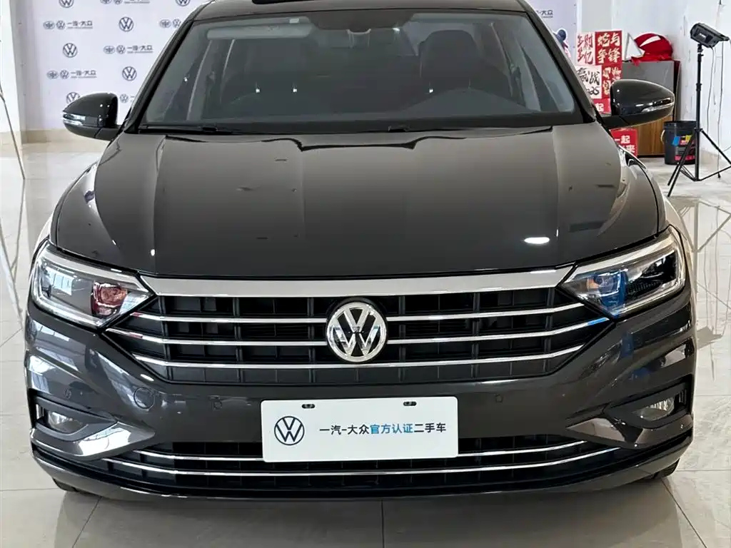 VOLKSWAGEN SAGITAR 2022