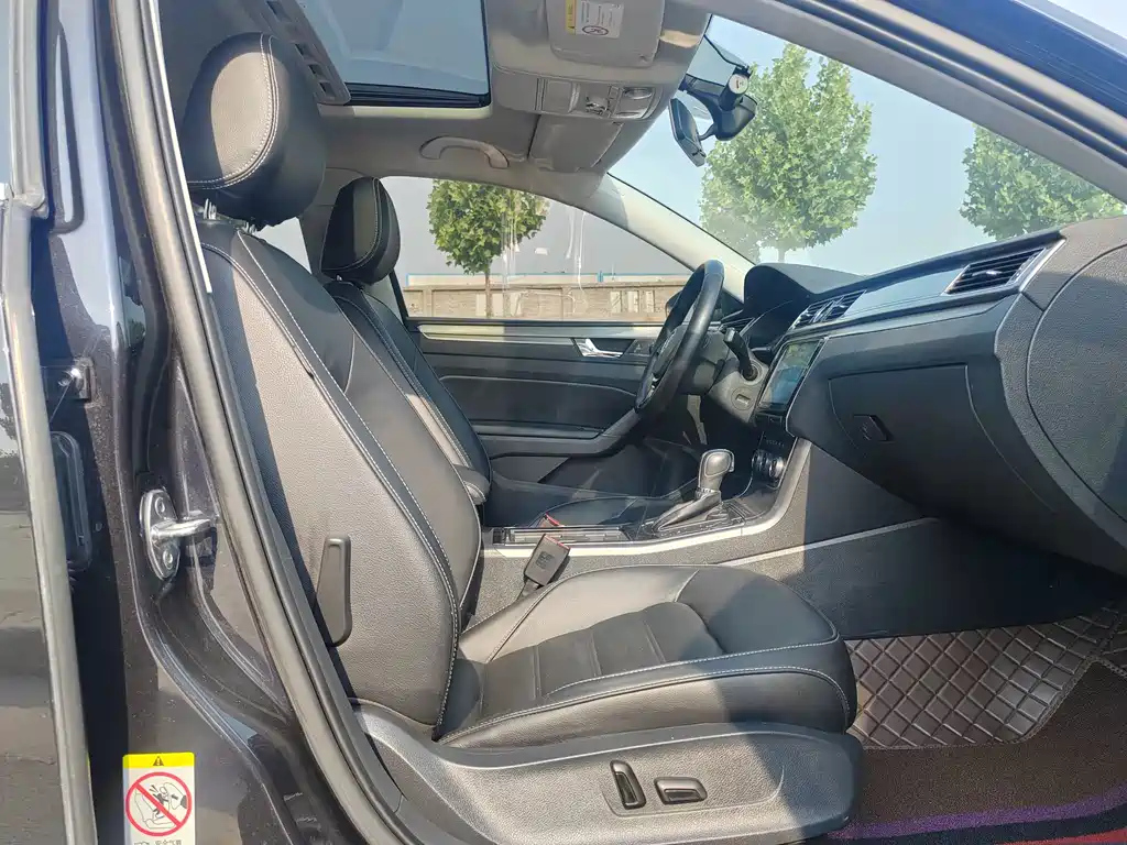 VOLKSWAGEN PASSAT 2018