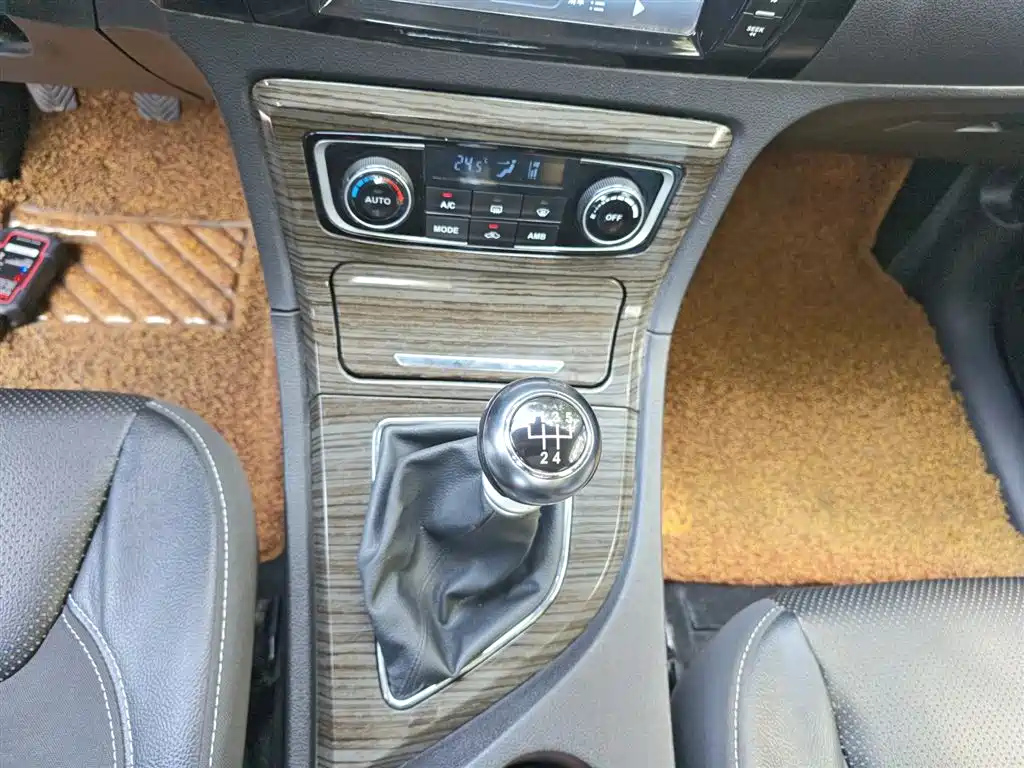 ZOTYE T600 2015