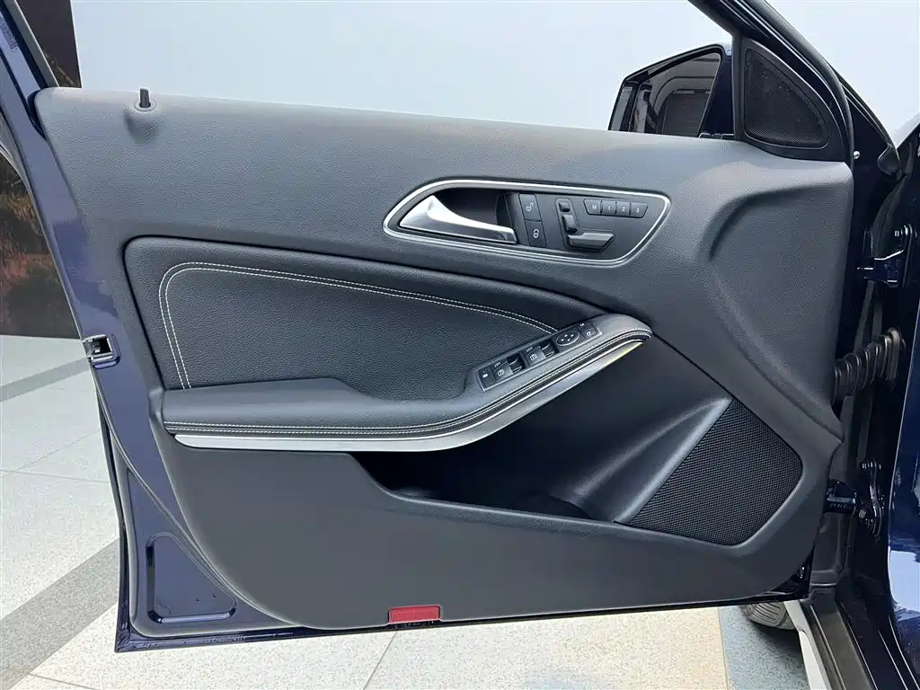 MERCEDES BENZ GLA 2016