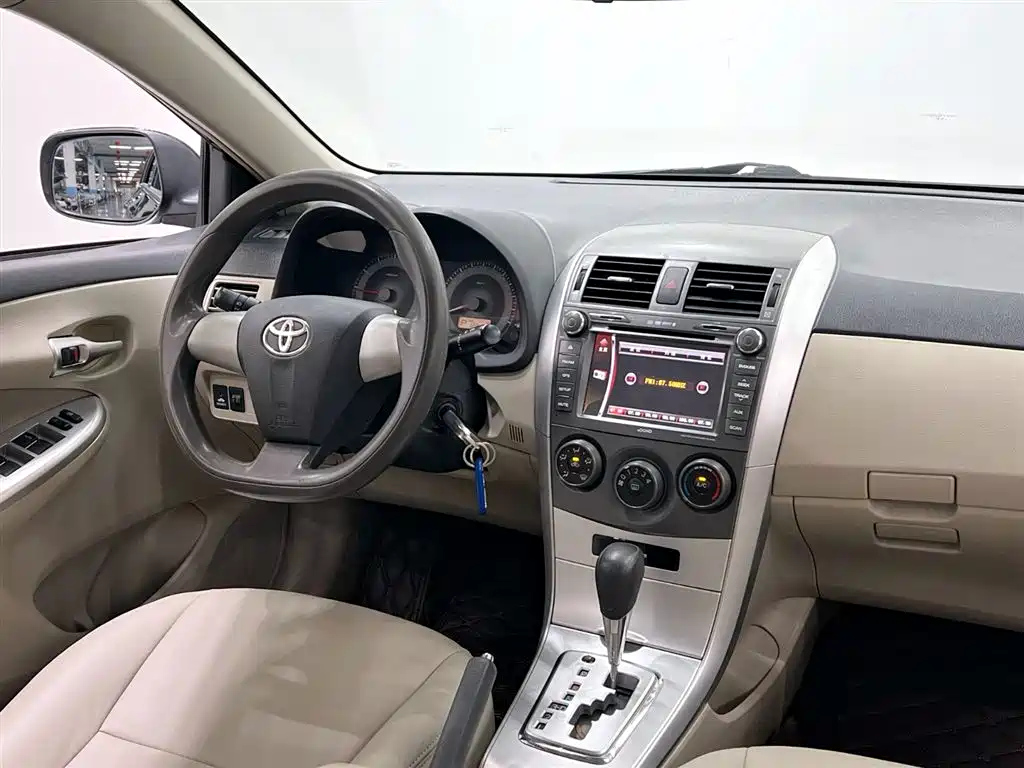 TOYOTA COROLLA 2012