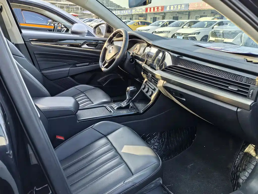 VOLKSWAGEN PASSAT 2020