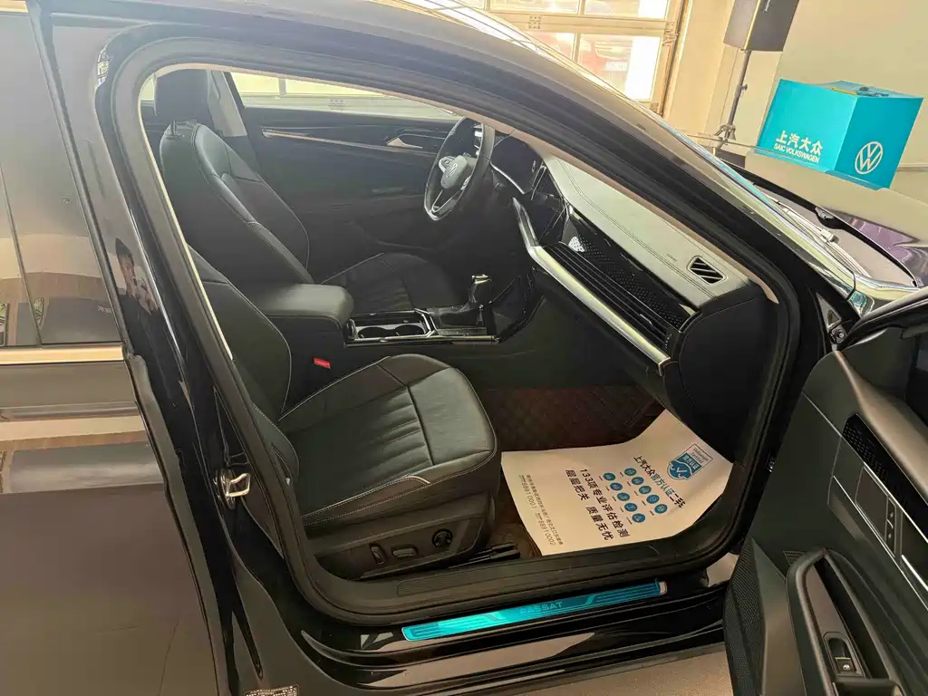 VOLKSWAGEN PASSAT 2022