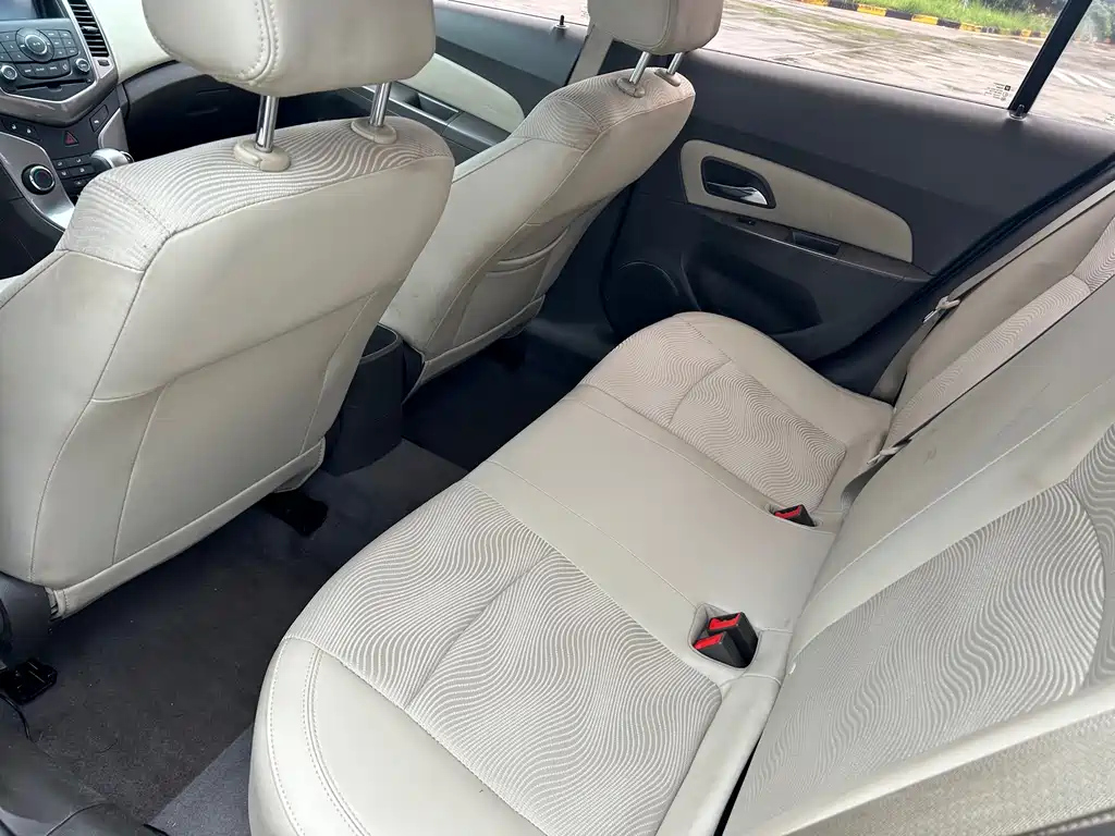 CHEVROLET CRUZE 2015