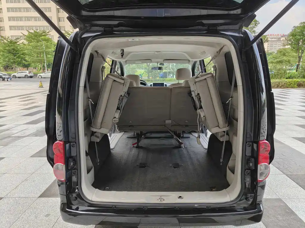 NISSAN NV200 2014