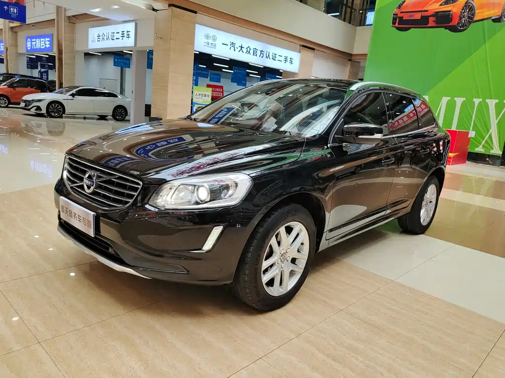 VOLVO XC60 2017