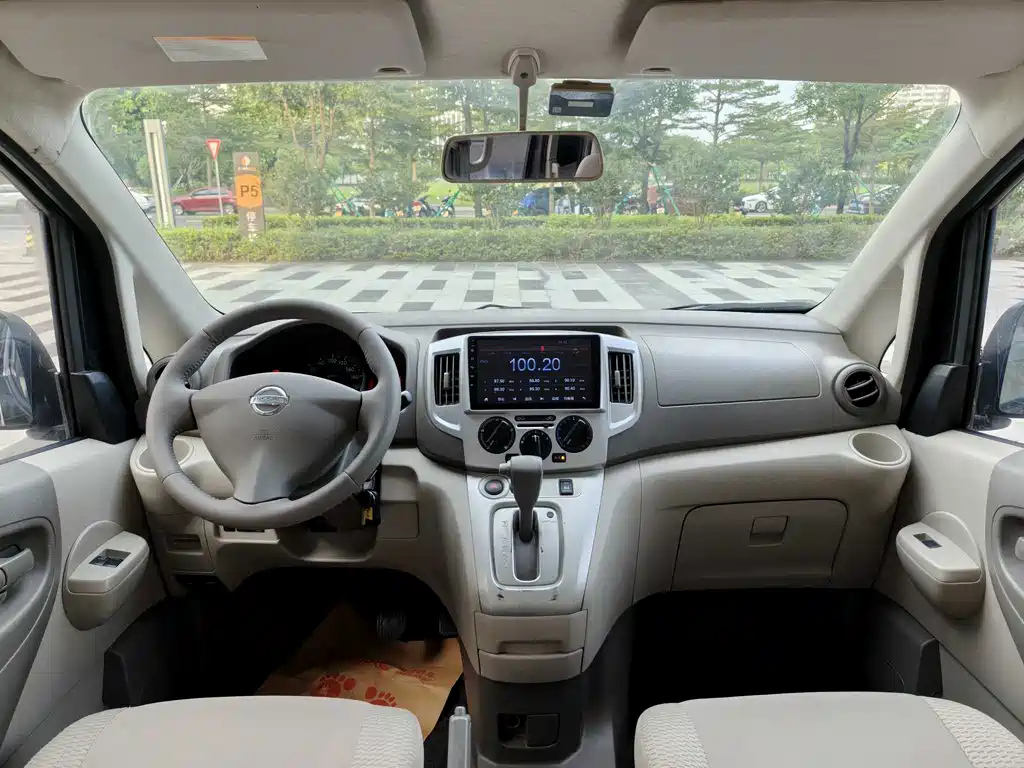 NISSAN NV200 2014