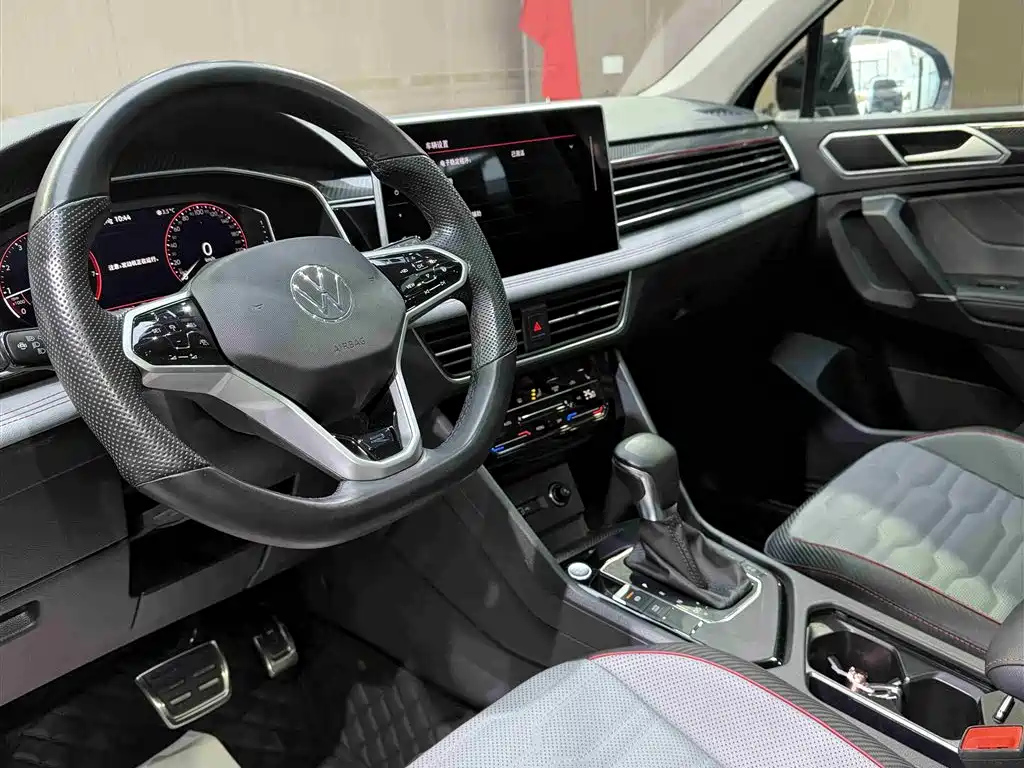 VOLKSWAGEN TIGUAN L 2022