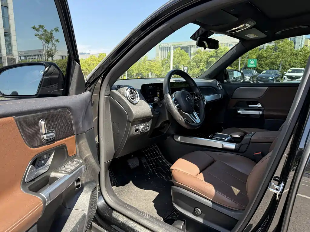 MERCEDES BENZ GLB 2021