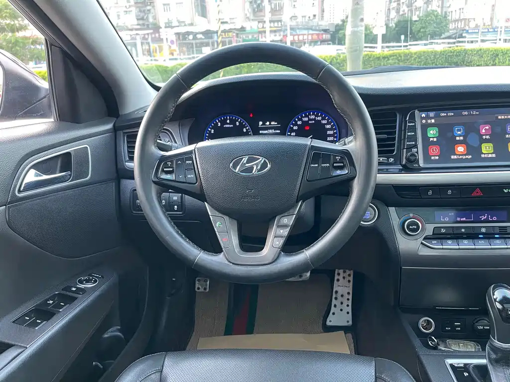 HYUNDAI MISTRA 2017