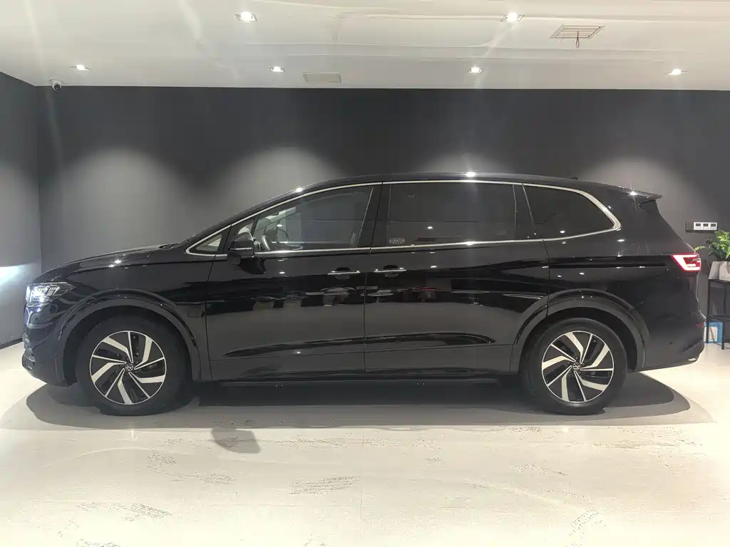 VOLKSWAGEN VILORAN 2023