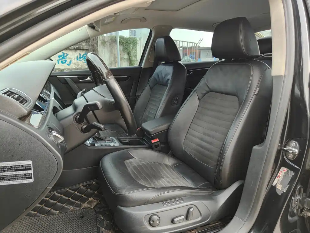 VOLKSWAGEN MAGOTAN 2013