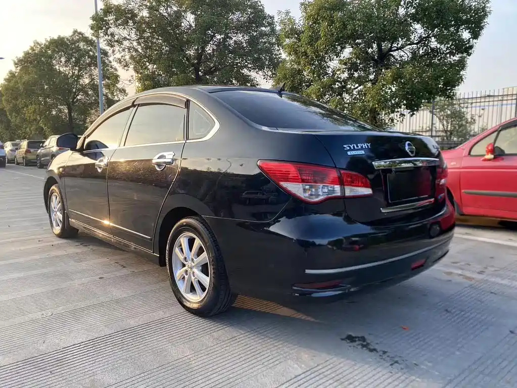 NISSAN SYLPHY 2016