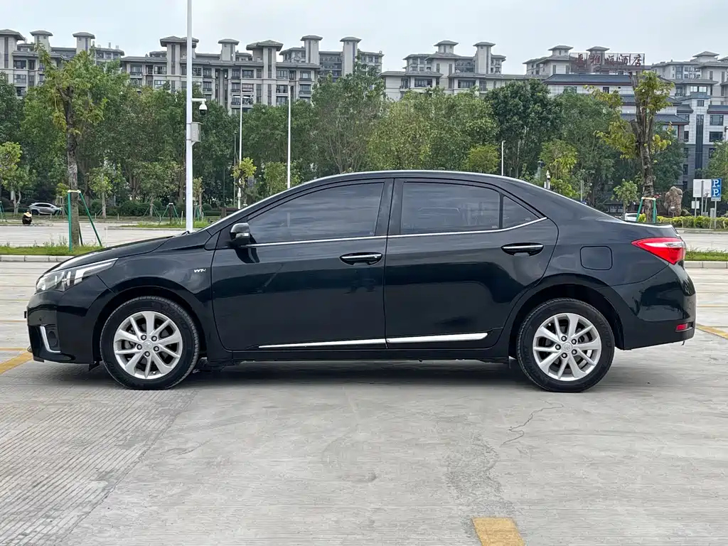 TOYOTA COROLLA 2015