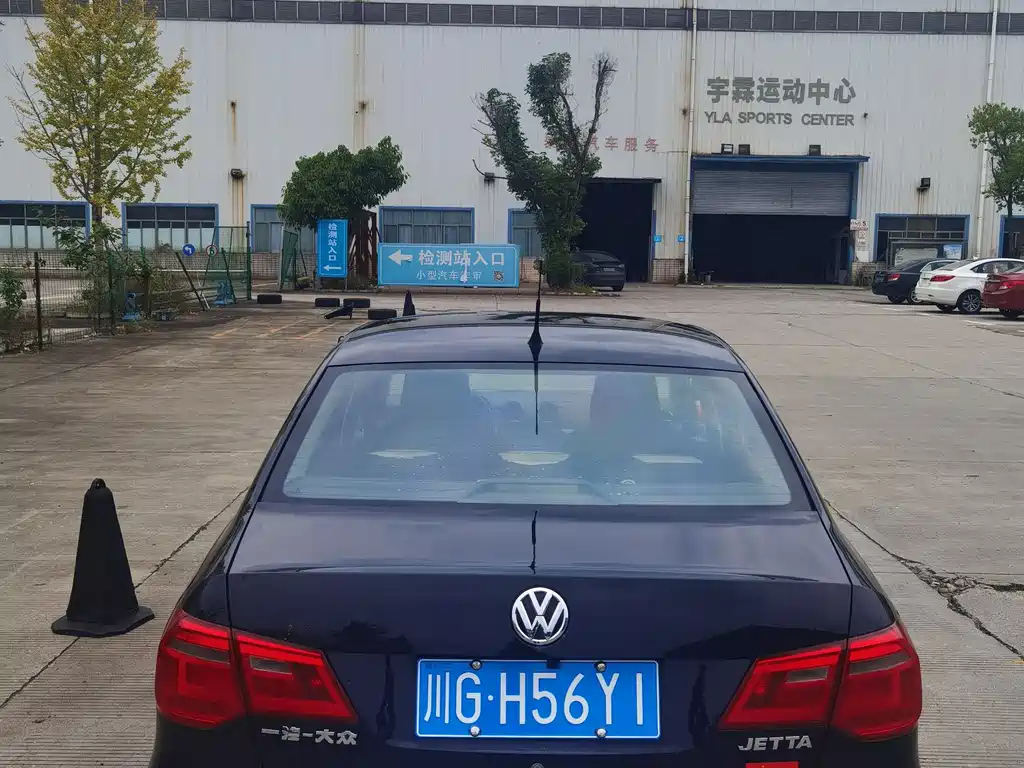 VOLKSWAGEN JETTA 2013