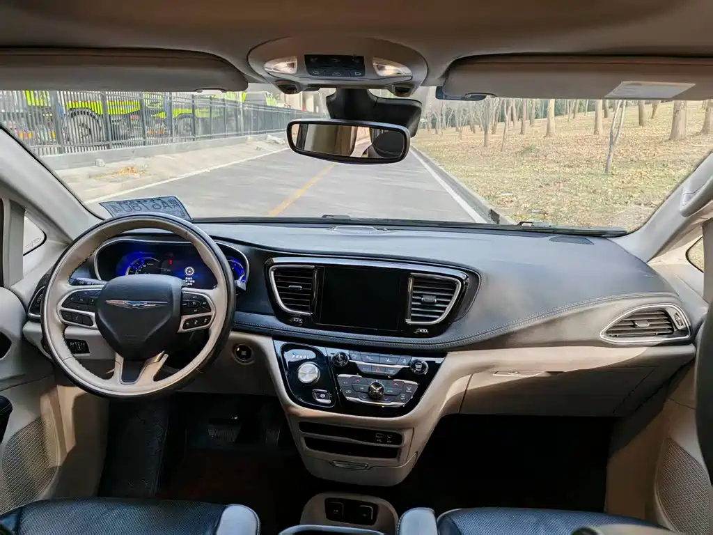 CHRYSLER BIG 捷龙PHEV IMPO 2020