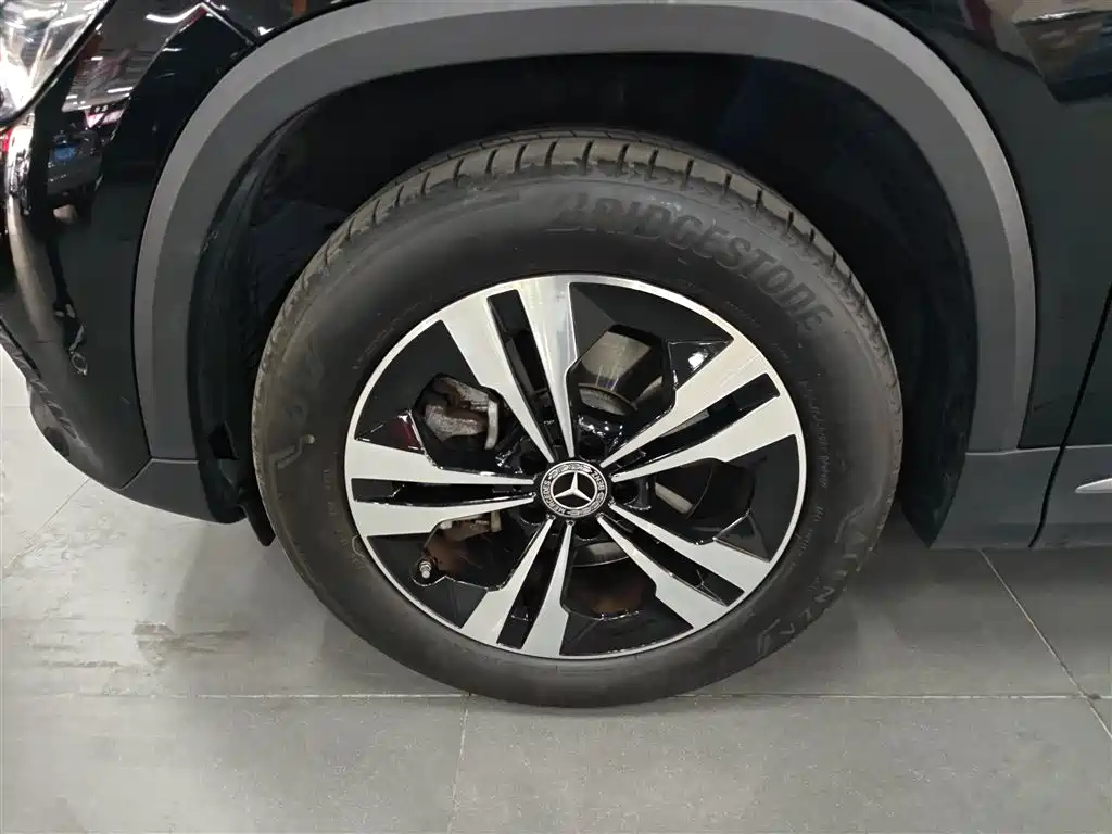 MERCEDES BENZ GLA 2023
