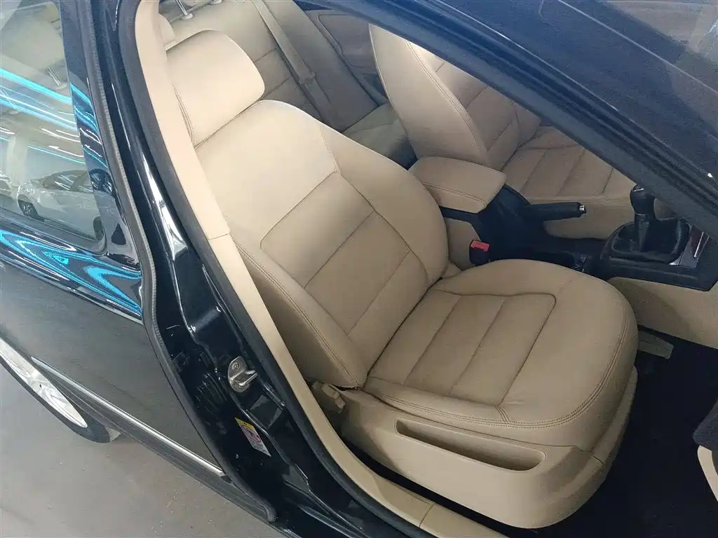 SKODA OCTAVIA 2014