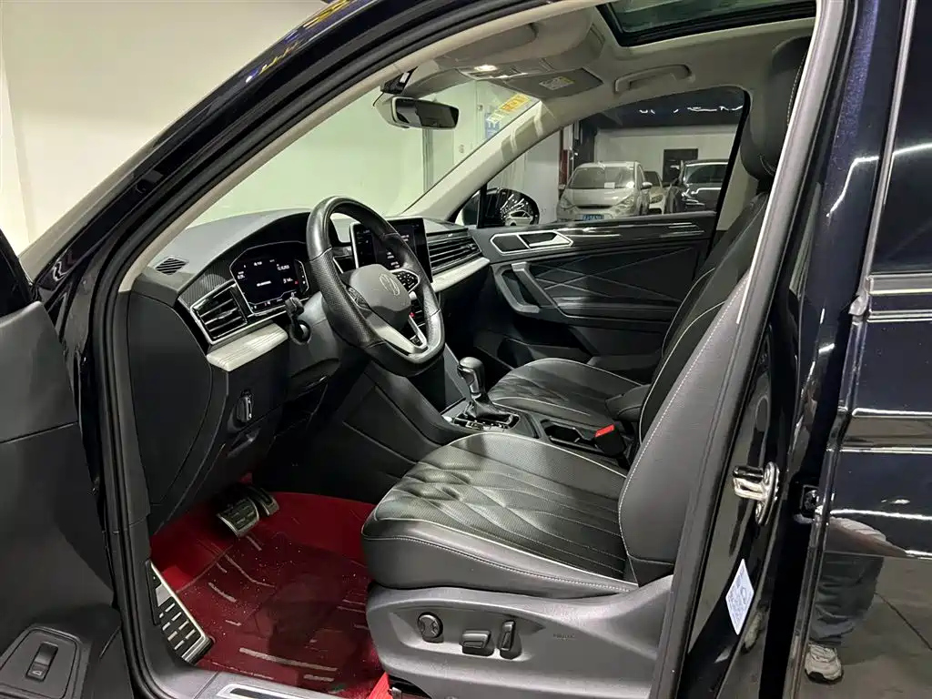 VOLKSWAGEN TIGUAN L 2021