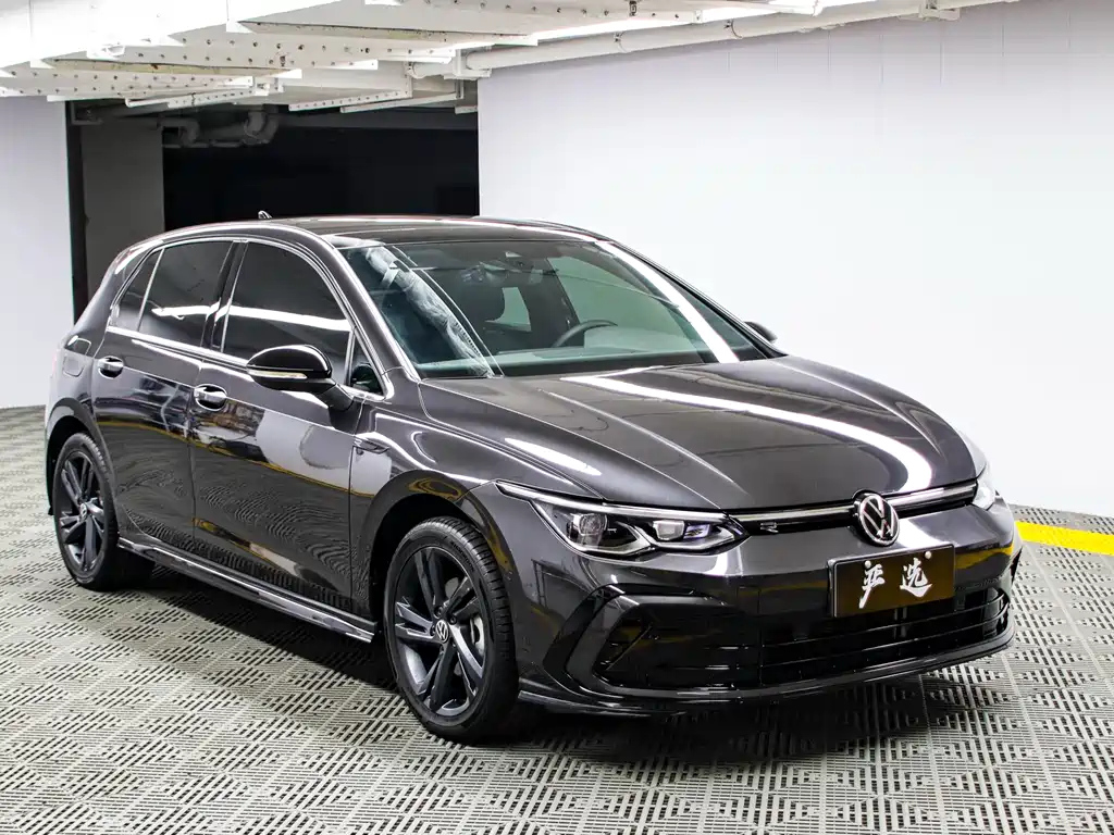 VOLKSWAGEN GOLF 2022