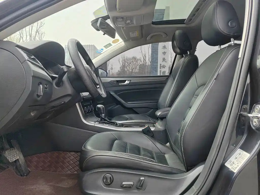 VOLKSWAGEN PASSAT 2018