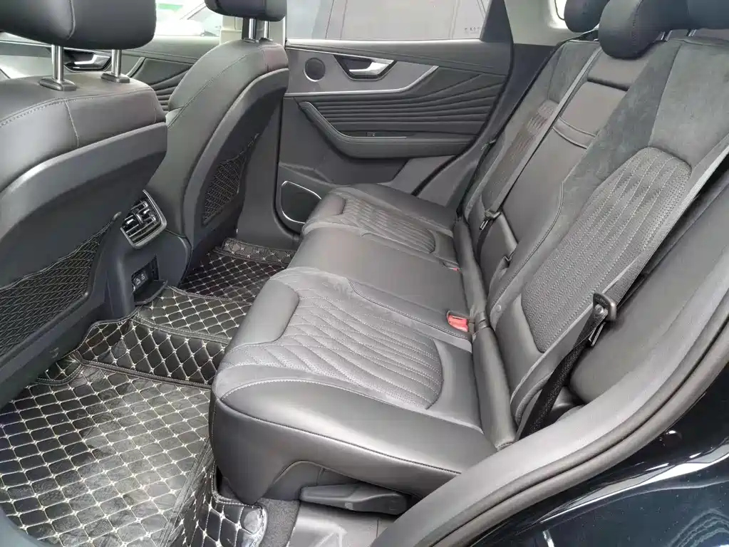 HONGQI HS5 2023