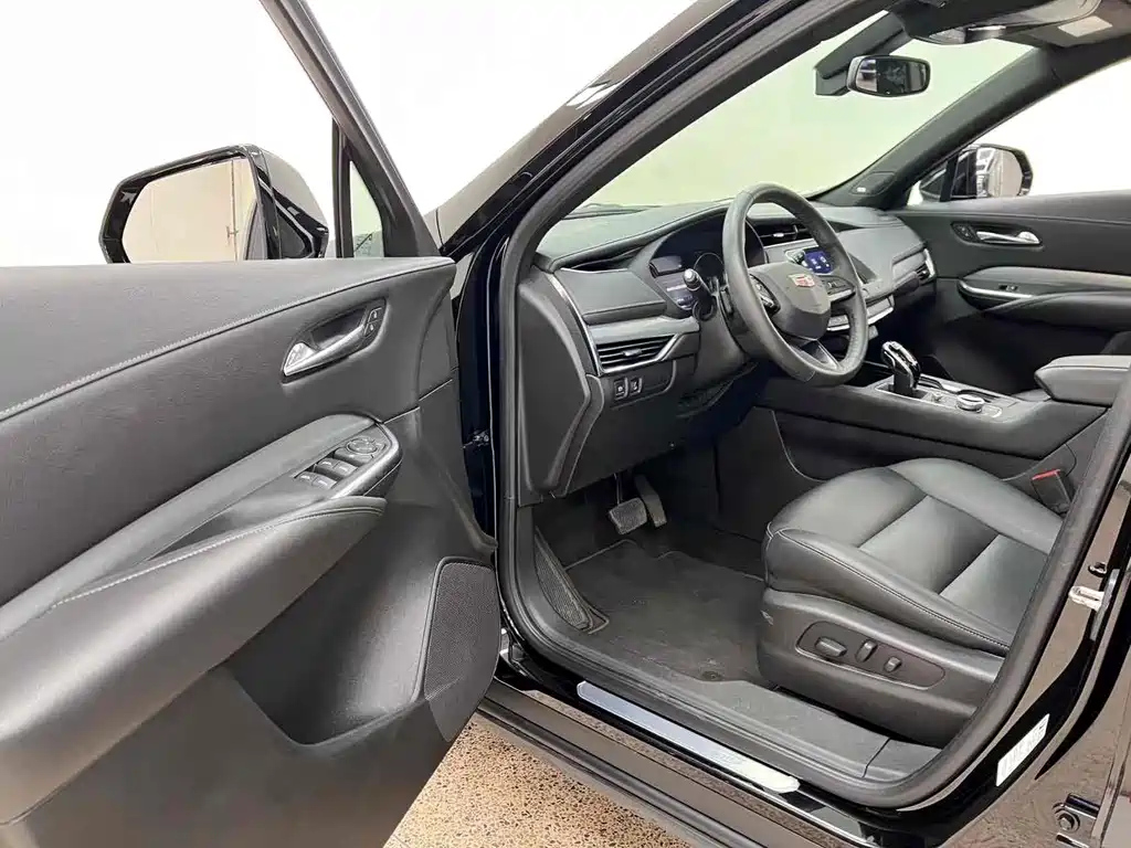 CADILLAC XT4 2021