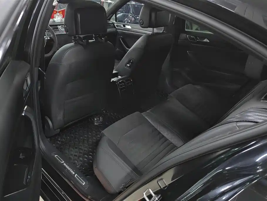 VOLKSWAGEN MAGOTAN 2018