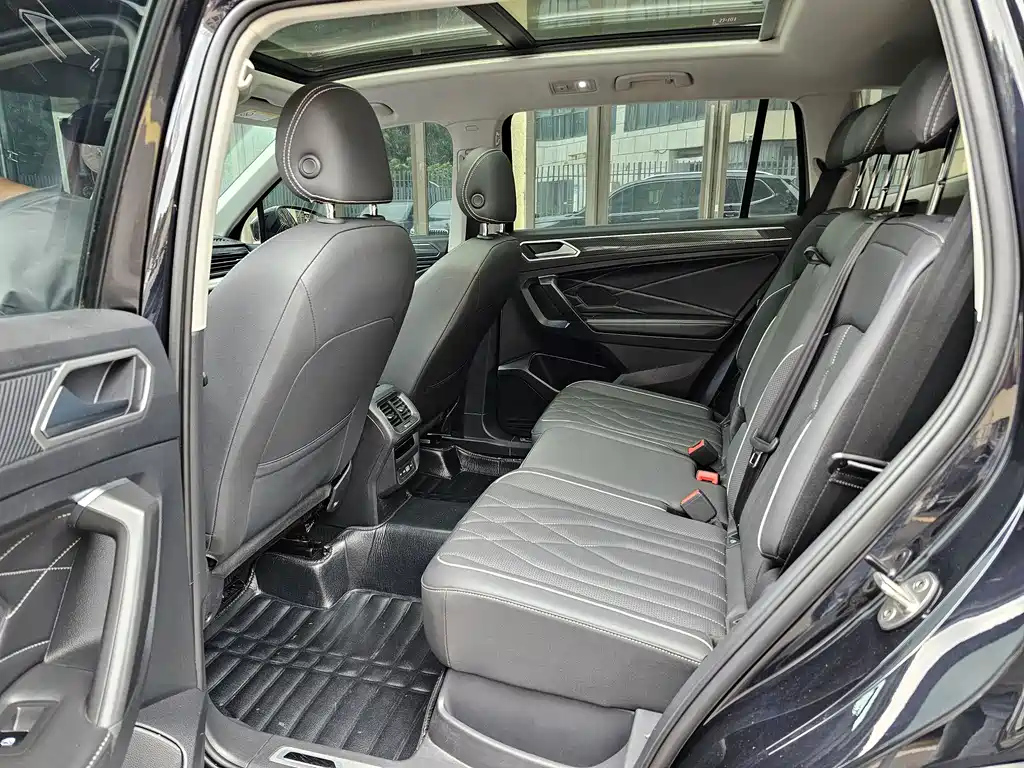 VOLKSWAGEN TIGUAN L 2022