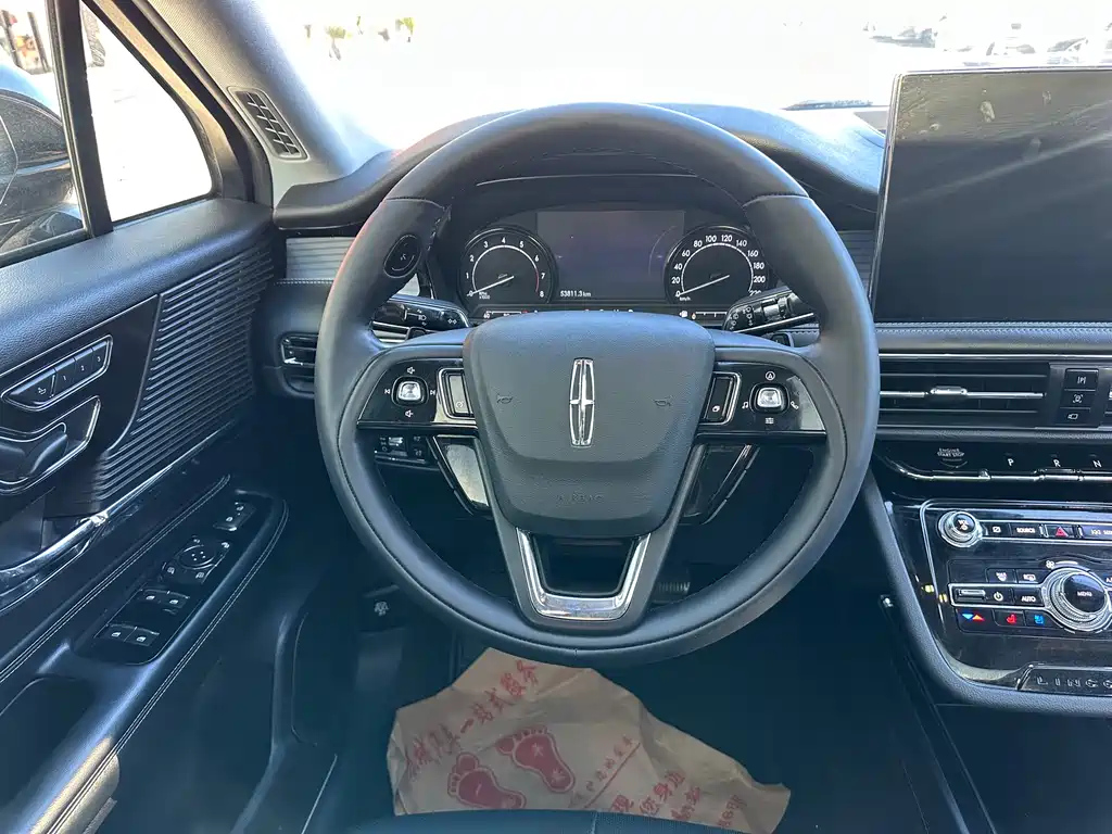 LINCOLN ADVENTURER 2021