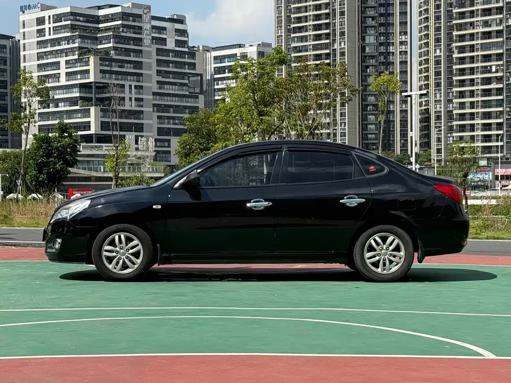 HYUNDAI CELESTA 2014