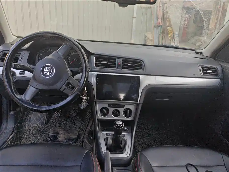 VOLKSWAGEN LAVIDA 2016