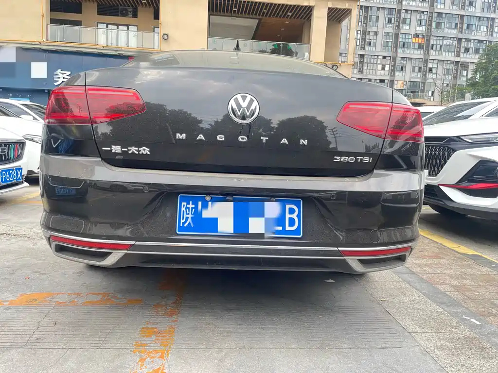 VOLKSWAGEN MAGOTAN 2020
