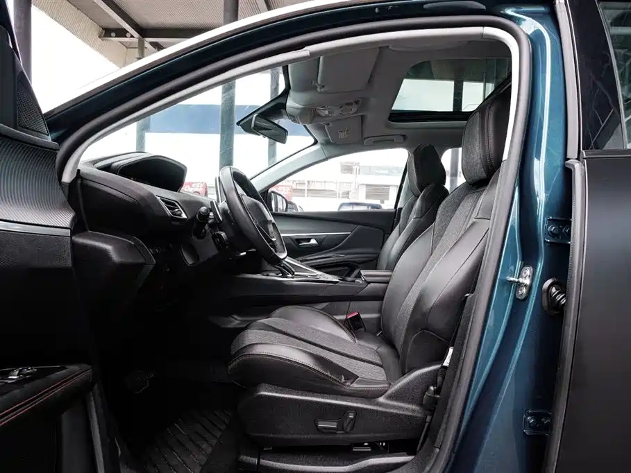 PEUGEOT 5008 2019