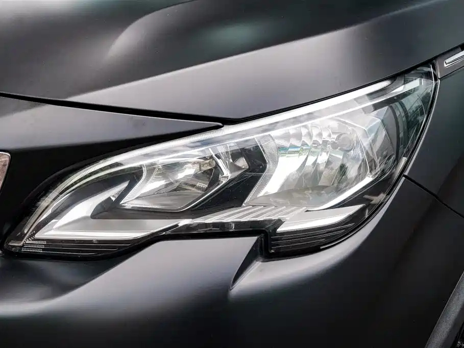 PEUGEOT 5008 2019