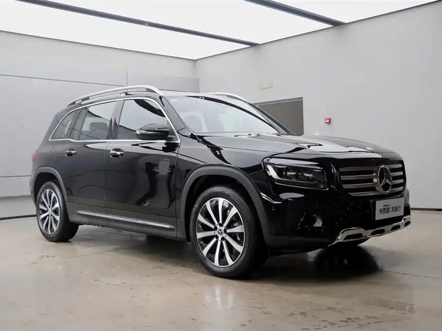 MERCEDES BENZ GLB 2025