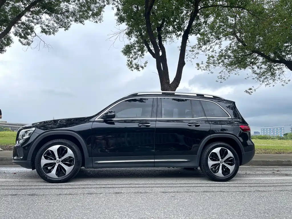 MERCEDES BENZ GLB 2021