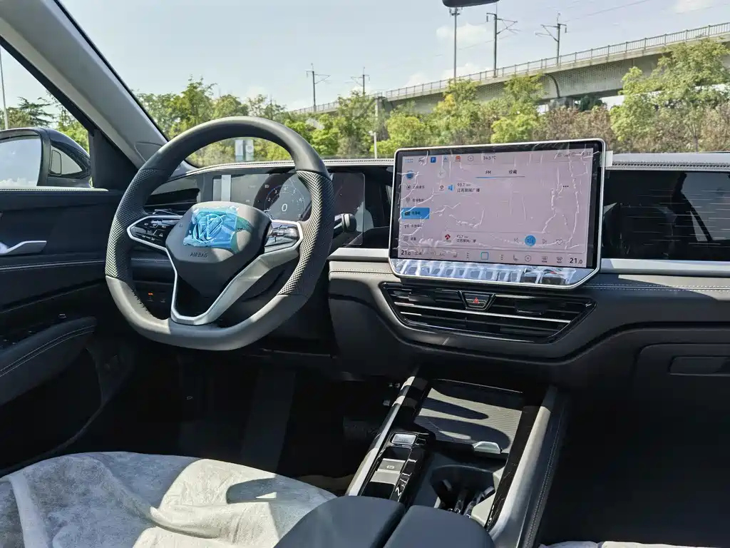 VOLKSWAGEN PASSAT 2025