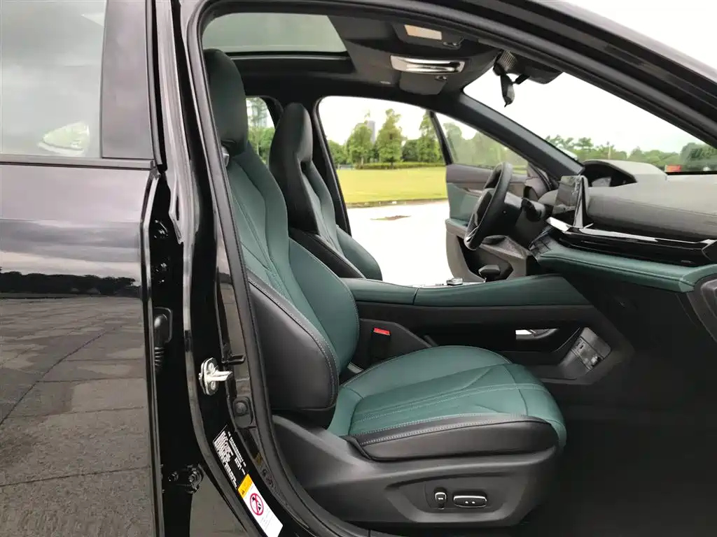 CHANGAN UNI-V SMART IDD 2024