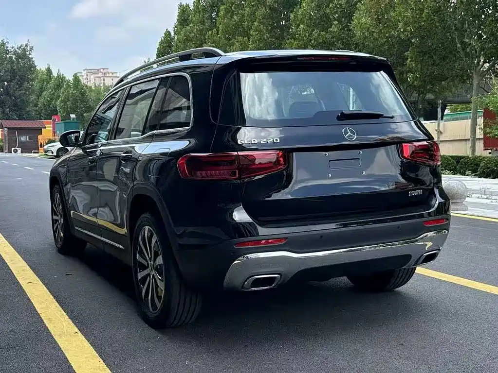 MERCEDES BENZ GLB 2025