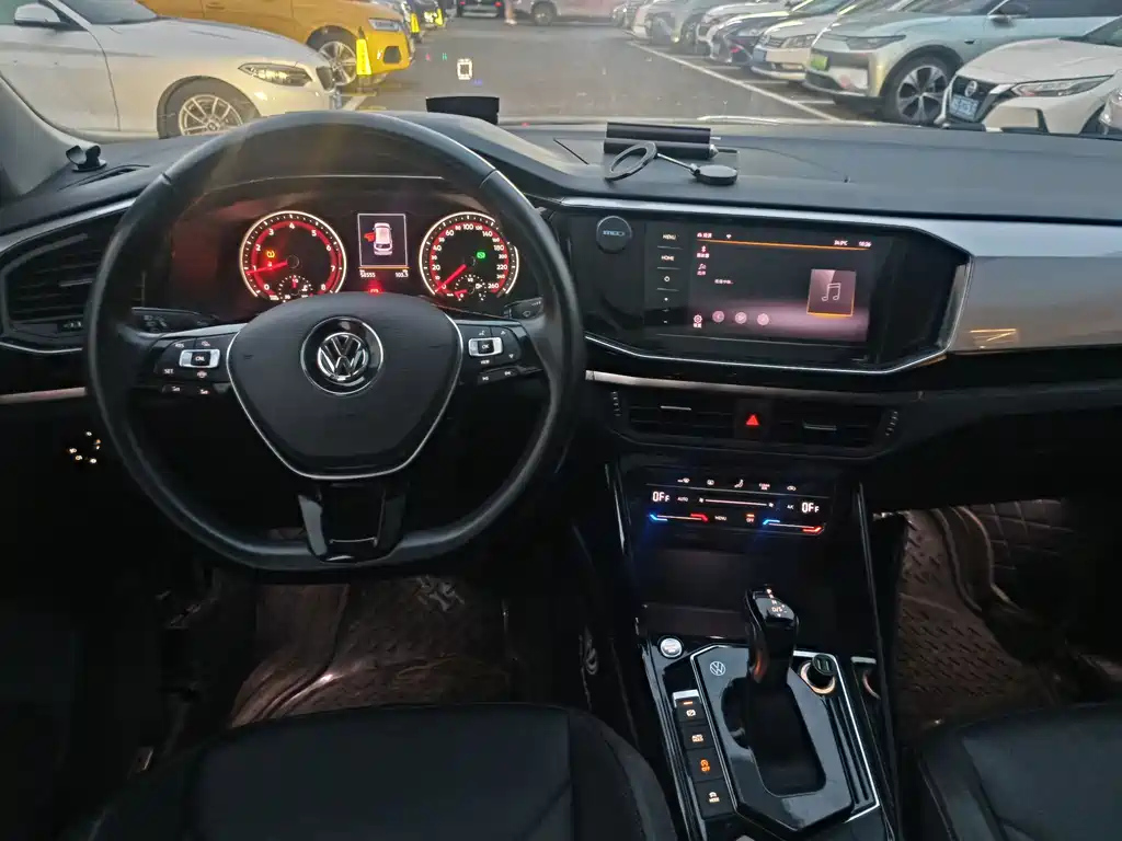 VOLKSWAGEN TAYRON 2020