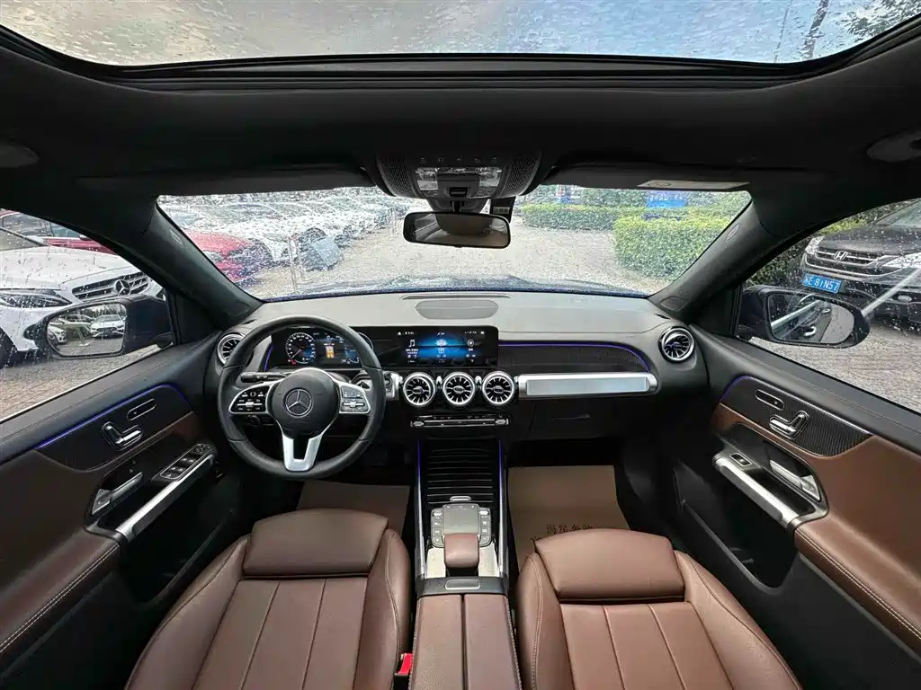 MERCEDES BENZ GLB 2023