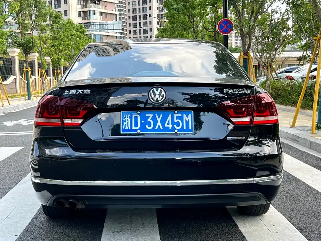 VOLKSWAGEN PASSAT 2014