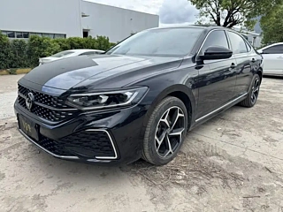 VOLKSWAGEN PASSAT 2023