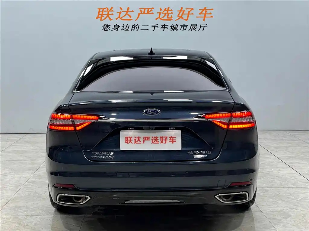 FORD TAURUS 2021