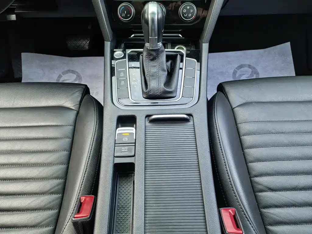 VOLKSWAGEN MAGOTAN 2017